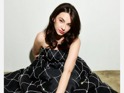 Stella Cole | Samueli Theater | Jan 15-17